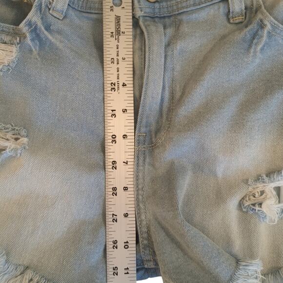 Hollister light wash distressed cut off jean shorts size 9 - Picture 4 of 6